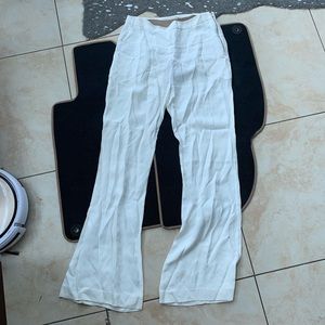 Social white pant
